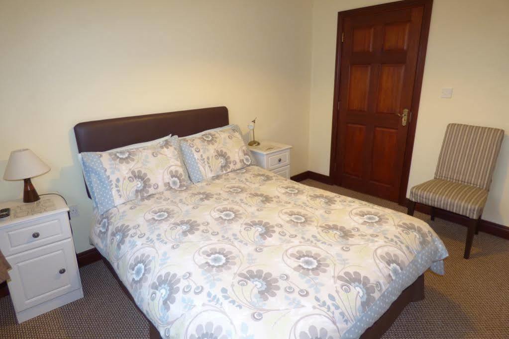 Ken-Mar House Bed And Breakfast バリマネー エクステリア 写真